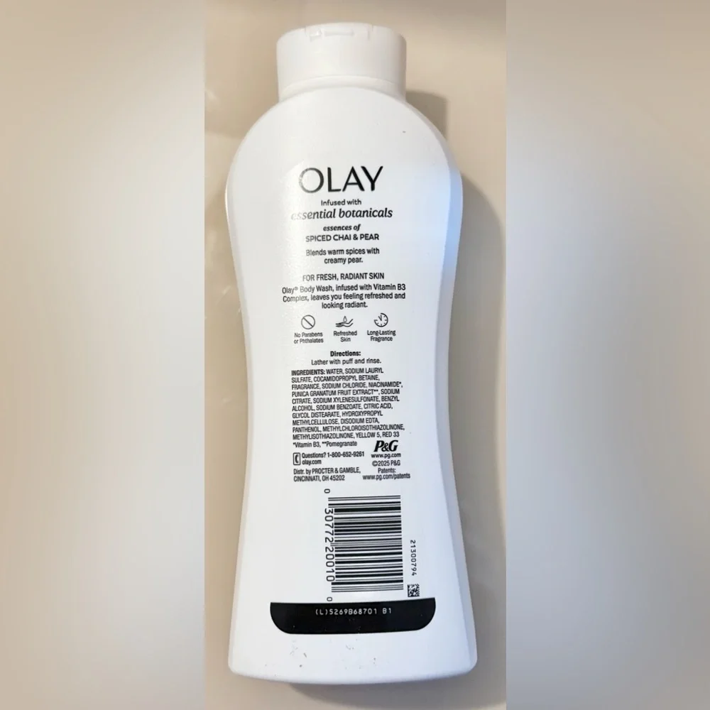 OLAY Spiced Chai & Pear Body Wash - Essential Botanicals 23.6 oz Size - Picture 2 of 2